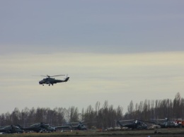 В 30 км от границы с Украиной: Россия перебросила боевые вертолеты (видео)
