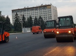 В Запорожье начали ремонтировать дороги на проблемных улицах