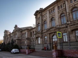 Здание Романовской гимназии в Керчи закончат ремонтировать в этом году