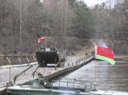В Беларуси через Припять в 4 км от Украины развернули понтонный мост - СМИ