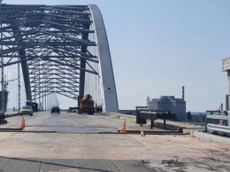 Ущерб городу на 155 миллионов: в Киеве на строительстве Подольско-Воскресенского моста спецслужбы проводят осмотр