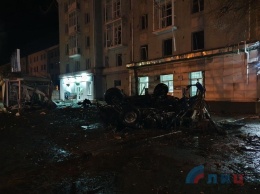 В центре Луганска взорвали машину «СЦКК ЛНР»: боевики обвиняют в диверсии Украину (фото)