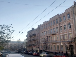 В Киеве продают четырехэтажное здание по улице Льва Толстого