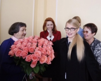 Мама Савченко накормила Тимошенко холодцом (ФОТО)
