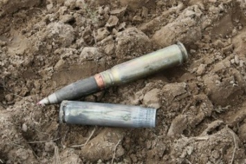 В Червоногвардейском районе Макеевки спасатели обнаружили артиллерийский снаряд
