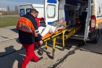 В Одессу самолет привез раненных под Авдеевкой защитников Украины (ФОТО)