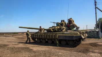 Россия перебросила в ОРЛО 15 танков и семь грузовиков с боеприпасами - разведка