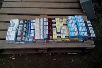 На блокпостах под Мариуполем обнаружили сигареты, алкоголь и наркотики (ФОТО)