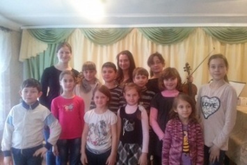 Феерическое выступление скрипачки Марины Бондас в музыкальной школе Авдеевки (ФОТО)