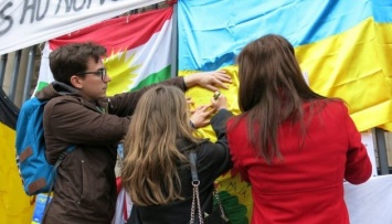 Украинская молодежь почтила память погибших в брюссельских терактах