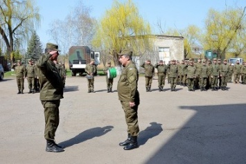 Бойцы Нацгвардии в Славянске отправились в запас. Провожали торжественно