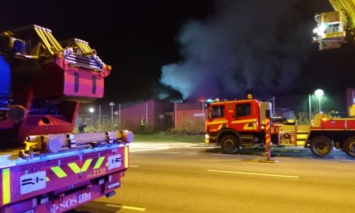 В Швеции неизвестные подожгли арабскую школу, здание полностью охвачено огнем