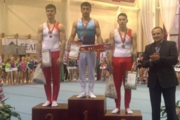 Енакиевский спортсмен успешно выступил на турнире по спортивной гимнастике