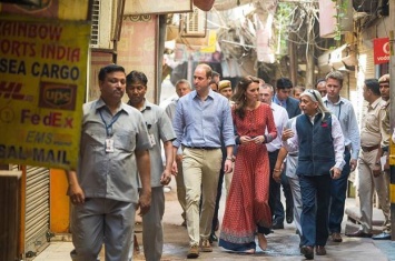 Герцогиня Кембриджская и принц Уильям совершают недельный тур по Индии и Бутану