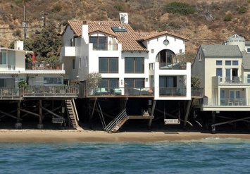 Дома знаменитостей: Джон Кьюсак продает или сдает в аренду свой дом, расположенный на побережье Малибу