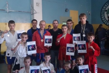Красноармейские (покровские) самбисты привезли домой 10 медалей областного чемпионата