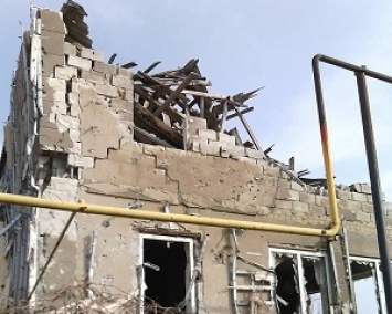 Гигантские ямы и руины после боев на Донбассе (ФОТО)