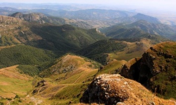 В Нагорном Карабахе возобновились бои с применением тяжелой артиллерии и танков