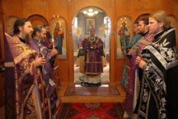Великий пост: правящий архиерей Днепропетровской епархии возглавил богослужение в сельском приходе (ФОТО)