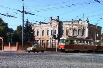 "Заброшки" Днепропетровска: забытый дом трудолюбия (ФОТО)