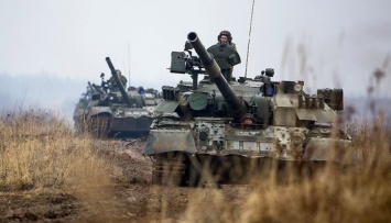 Путинские наемники развернули под Ясиноватой танковую роту и артбатарею