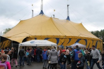 Легендарный цирк Кобзов посетил Славянск