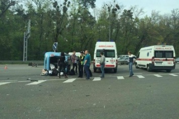 На въезде в Киеве в аварии пострадало 6 человек (ФОТО)