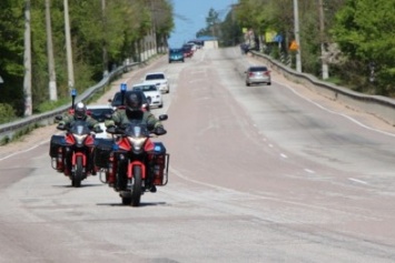 На трассе «Симферополь-Алушта» дежурит группа спасателей на мотоциклах (ФОТО)
