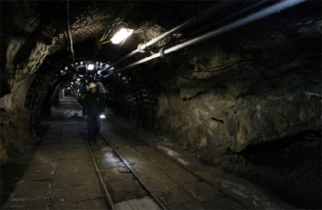 Трагедия на шахте в "ЛНР": после взрыва под землей заблокированы 9 горняков. Их судьба не известна