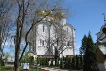 Паломники из Доброполья посетили Свято-Успенский Николо-Васильевский монастырь