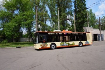 В Кривом Роге запустили отремонтированный за 1,2 миллиона гривен троллейбус, который будет экономить 30% электроэнергии (ФОТО)