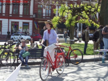 По улицам Одессы прокатились раритетные велосипеды