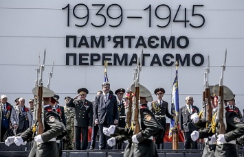 Смелое выступление киевского журналиста: Режим Порошенко врет о Дне Победы