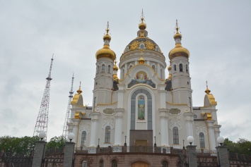 В Донецке открыли московский храм в стиле украинского барокко (фото)