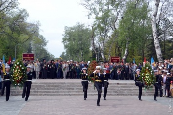 Как в Одессе День Победы отмечают: чиновники и "Бессмертный полк" на Аллее Славы