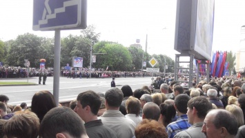 В Донецке начался "военный парад" ко Дню победы