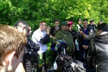 В центре Харькова подстрелили путинского "ночного волка" с запрещенной символикой - СМИ