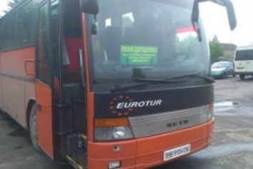 Пассажиры автобуса "Рубежное-Днепродзержинск" возмущены качеством перевозок: несколько часов простояли из-за поломки