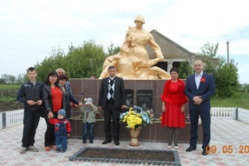 В Добропольском районе почтили память героев Великой Победы