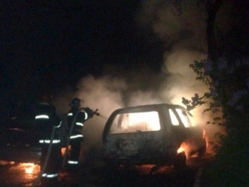 Ночью две машины горели в Хмельницкой области