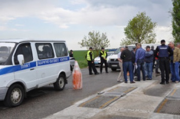 Полиция разберется, почему водители фур заблокировали работу весового комплекса на трассе «Николаев-Одесса»