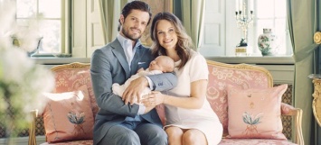 В сети появились официальные снимки принца Карла Филиппа и принцессы Софии с новорожденным сыном