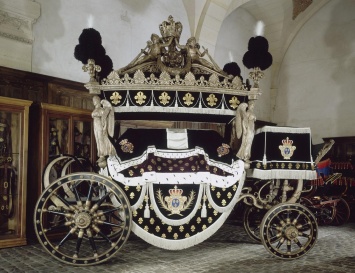 В Версале открылась коллекция уникальных королевских карет (фото)