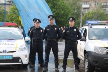На патрулирование Славянска ежедневно выходит 14 нарядов новой полиции