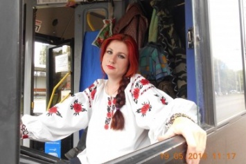 В Кировограде водители троллейбусов ездят в вышиванках. ФОТОФАКТ