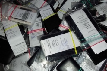 Полицейские просят одесситов опознать краденые вещи, изъятые из ломбарда (ФОТО)