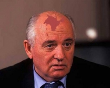 Горбачеву на лбу дорисовали Крым (ФОТО)
