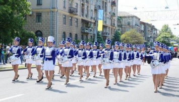 В Харькове 4 тысячи студентов откликнулись парадом на День Европы