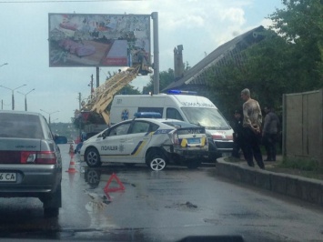 В Харькове в ДТП попала патрульная машина, травмирован полицейский (фото)