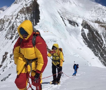 Донецкая альпинистка стала второй украинкой, покорившей Эверест